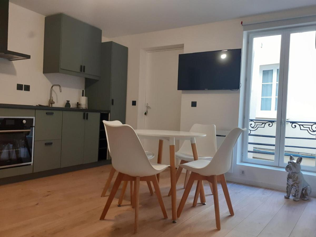 Saint-Germain-En-Laye: Grand Studio En Centre Ville A 2 Minutes Du Rer Bagian luar foto